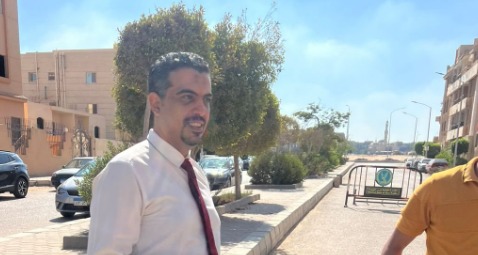 وصول فرد الأمن ضحية إمام عاشور لمحكمة جنح الشيخ زايد