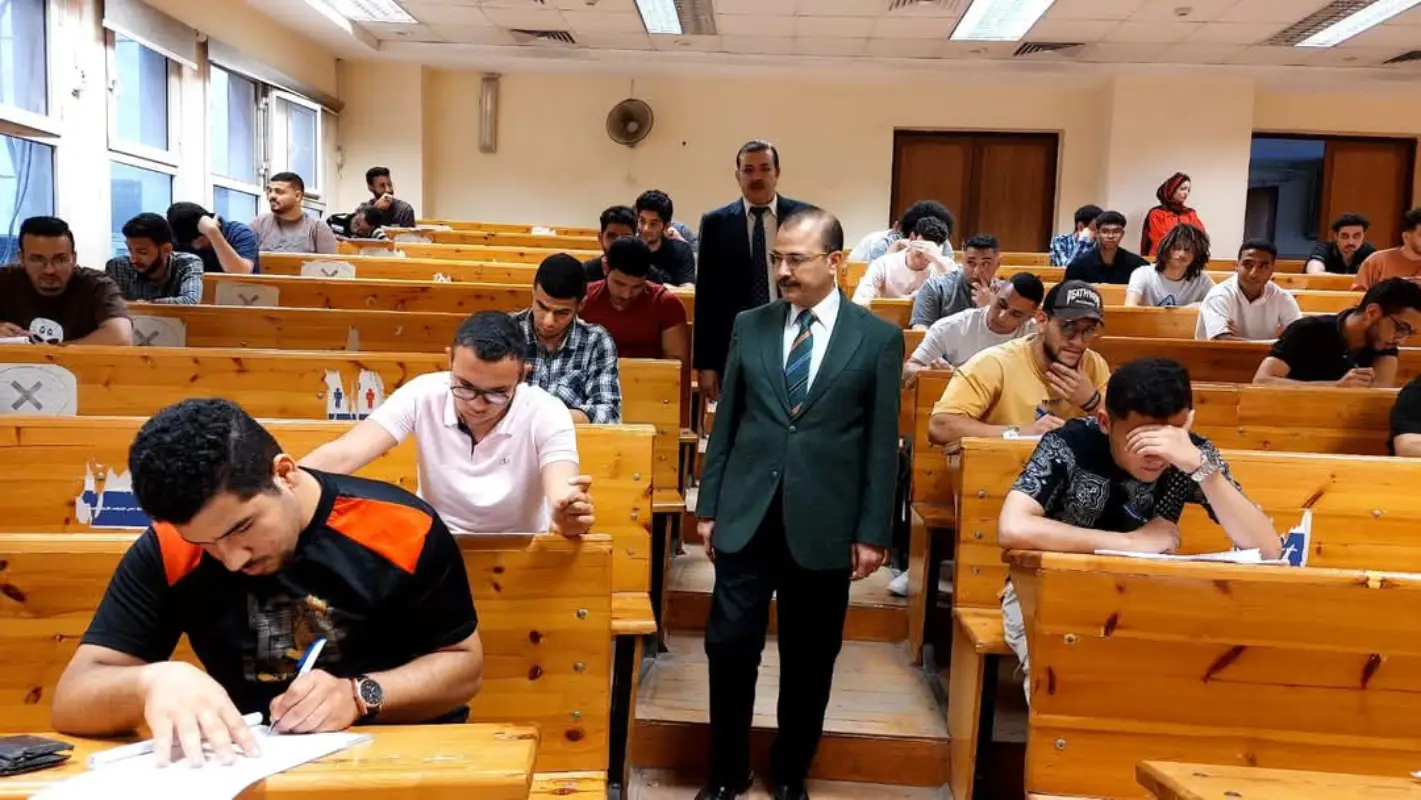 الامتحانات